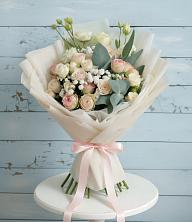 Букет цветов из:  Розы и Лизиантусы в Лобне