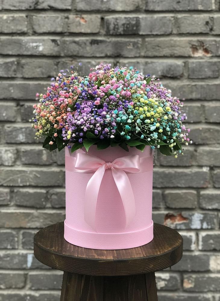 Цветочная композиция из Гипсофила и Розы в шляпной коробке в Лобне