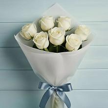 Букет 7 Белых роз Эдлесс Лав в Лобне