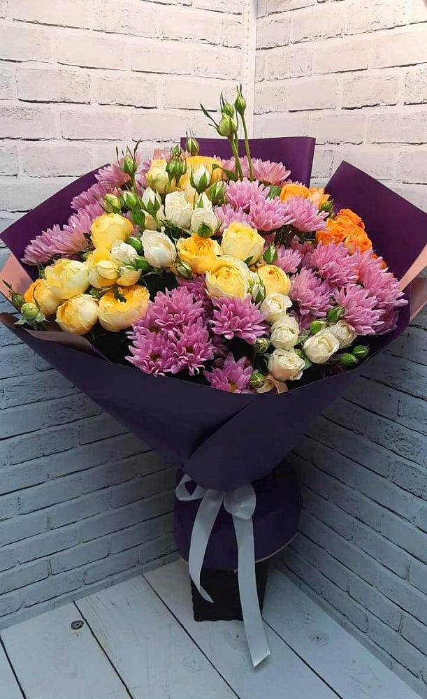 Букет цветов из: Хризантемы и Розы в Лобне