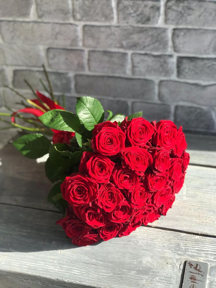 Букет Красные розы Фридом в Лобне