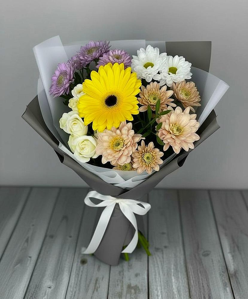 Букет цветов из: Розы, Герберы и Хризантемы в Лобне