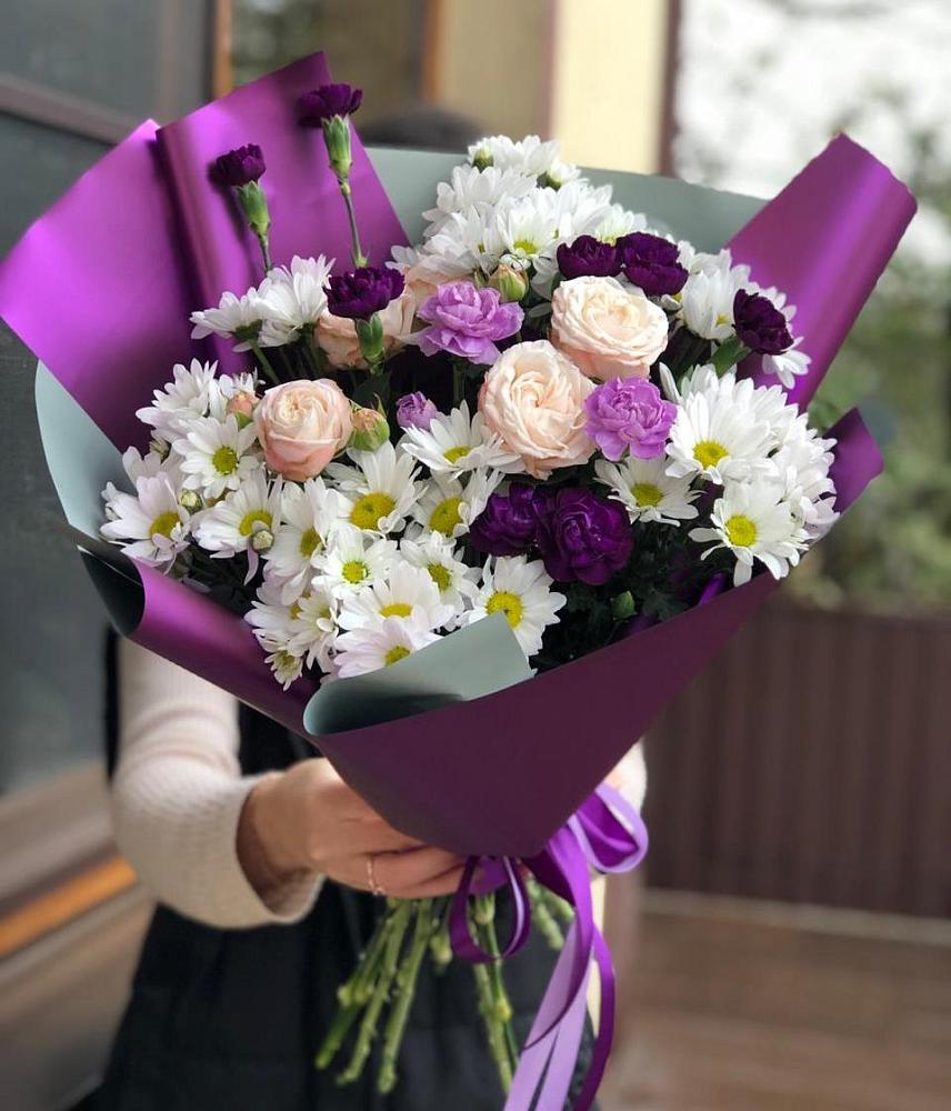 Букет цветов из: Хризантемы, Гвоздики и Розы в Лобне