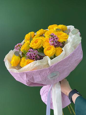 Букет Кустовые желтые розы в Лобне