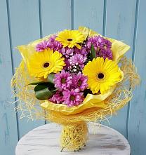 Букет цветов из:  Хризантемы и Герберы в Лобне