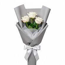 Букет 3 белые розы в Лобне