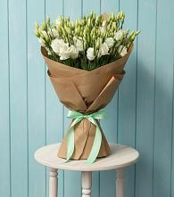 Букет цветов из:  Лизиантусы в Лобне