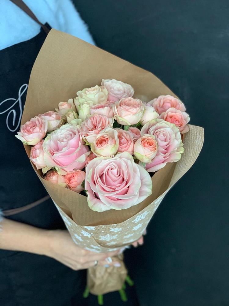 Букет цветов из: Хризантемы и Розы в Лобне