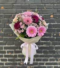 Букет цветов из:  Герберы и Хризантемы в Лобне