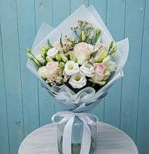 Букет цветов из:  Розы и Лизиантусы в Лобне