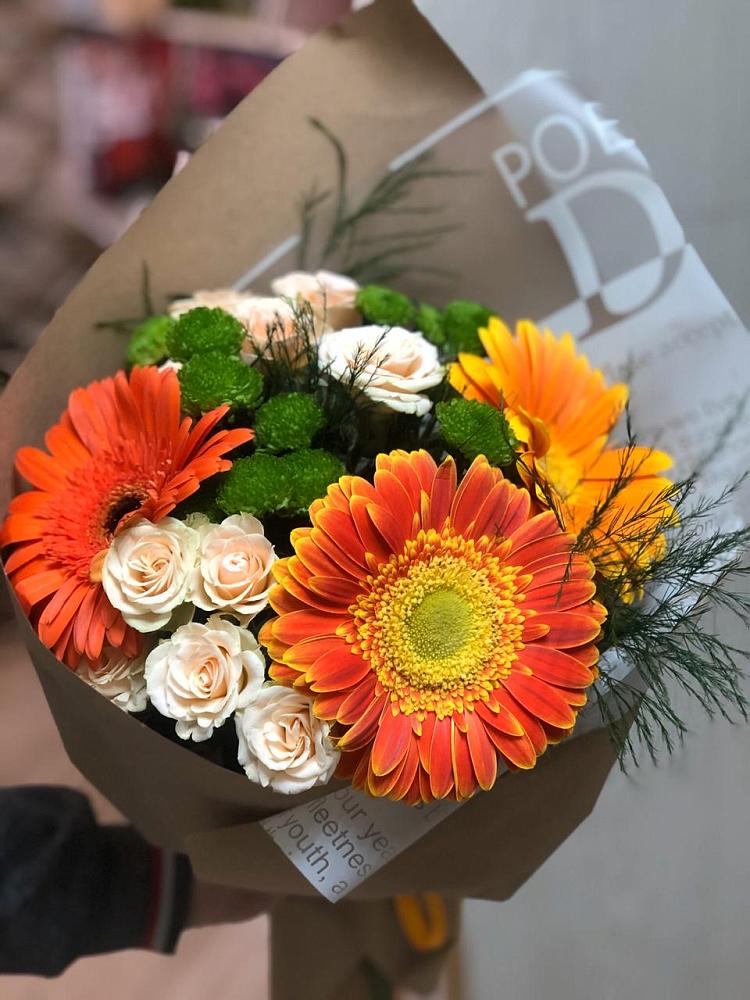 Букет цветов из: Герберы, Хризантемы и Розы в Лобне