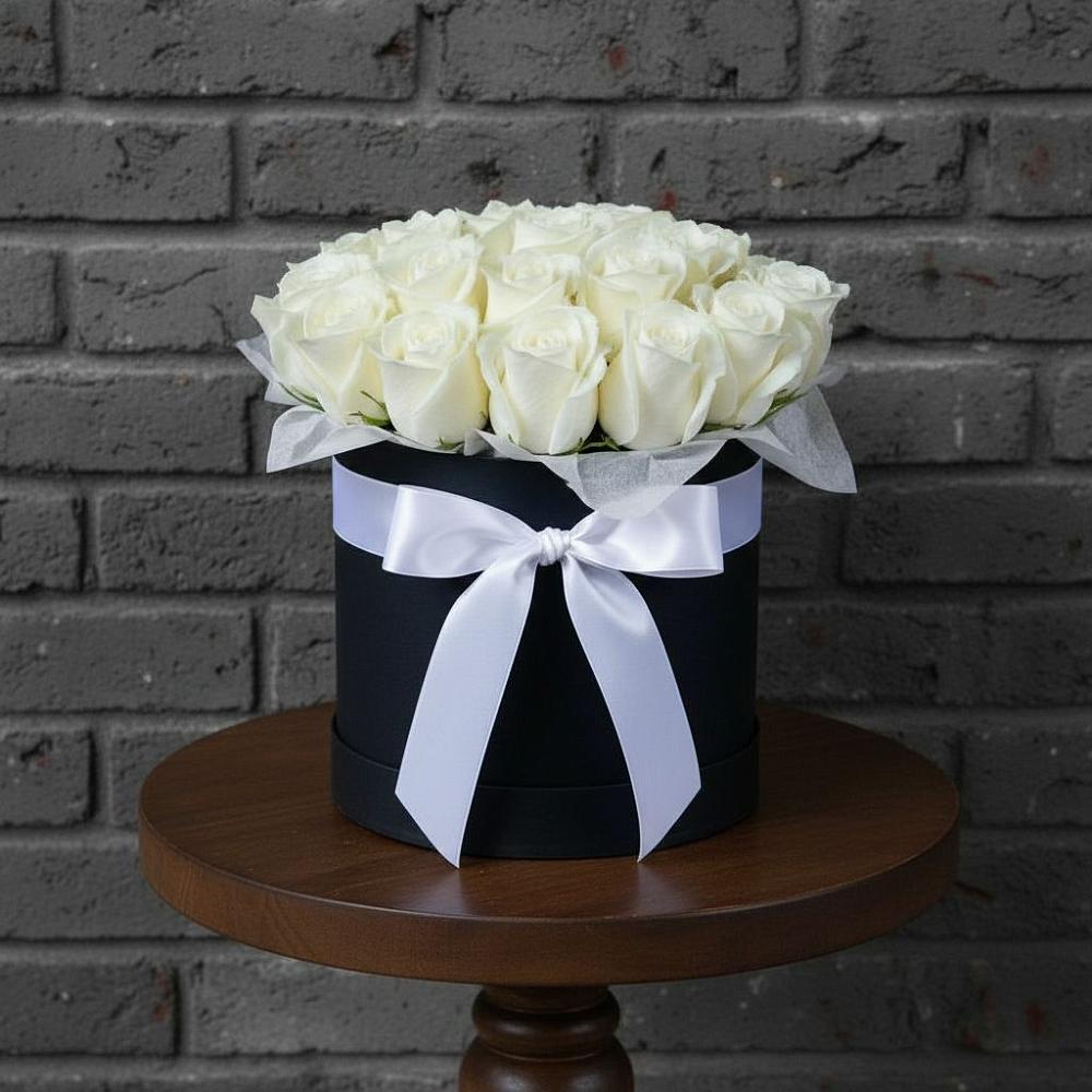 Цветочная композиция из Розы в шляпной коробке в Лобне