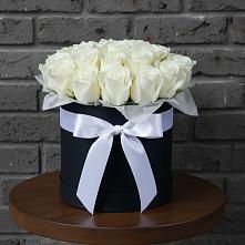 Цветочная композиция из Розы в шляпной коробке в Лобне